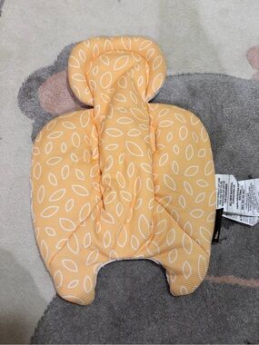 4moms Mesh Infant Insert.  Reversible